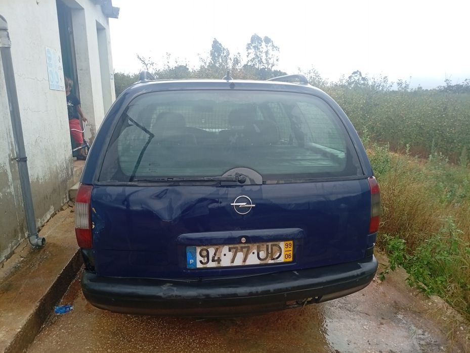 Opel Omega um 2000 a gasóleo