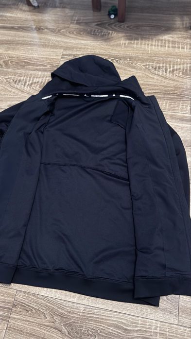 Оригінальна кофта для бігу Adidas