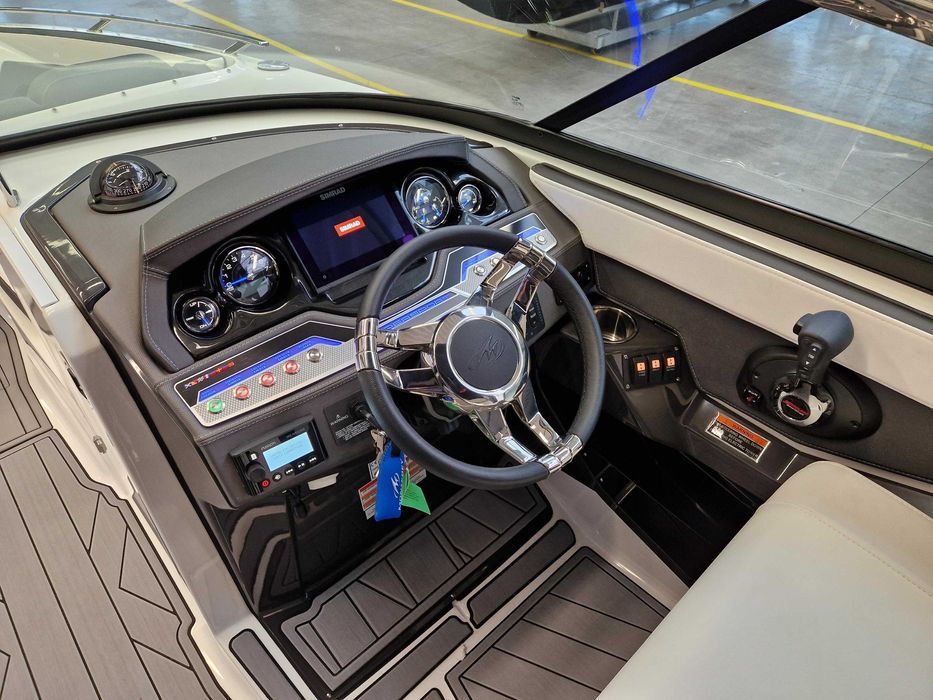 jacht motorowy MONTEREY 278SS NOWY na zamówienie