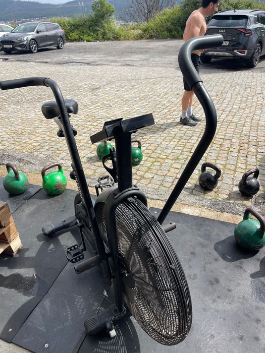 Air bike crossfit