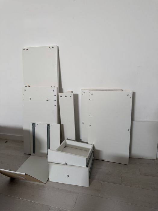 Secretária IKEA com gavetas