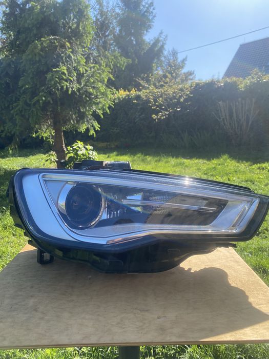 Lampa przednia Audi A3 8V