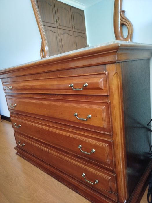 Móveis de quarto de madeira castanho