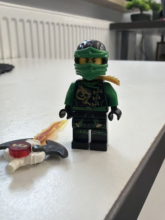 Figurka lloyd skybound z mieczem ognia dżina