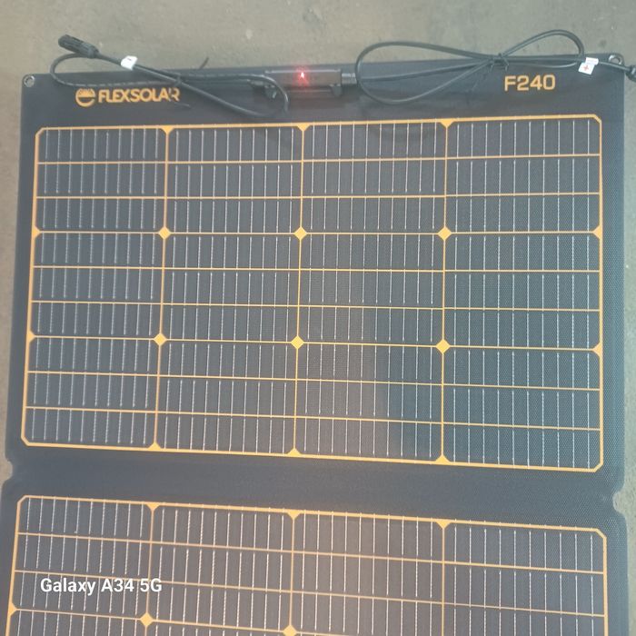 Портативна сонячна панель FlexSolar 240 Вт