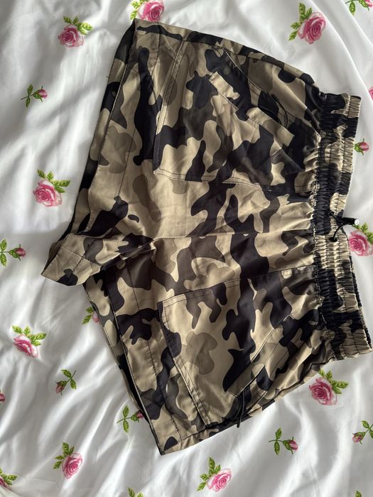 Літні шорти. Легкі шорти.