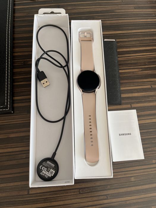 Zegarek samsung galaxy watch 4 + nowy pasek