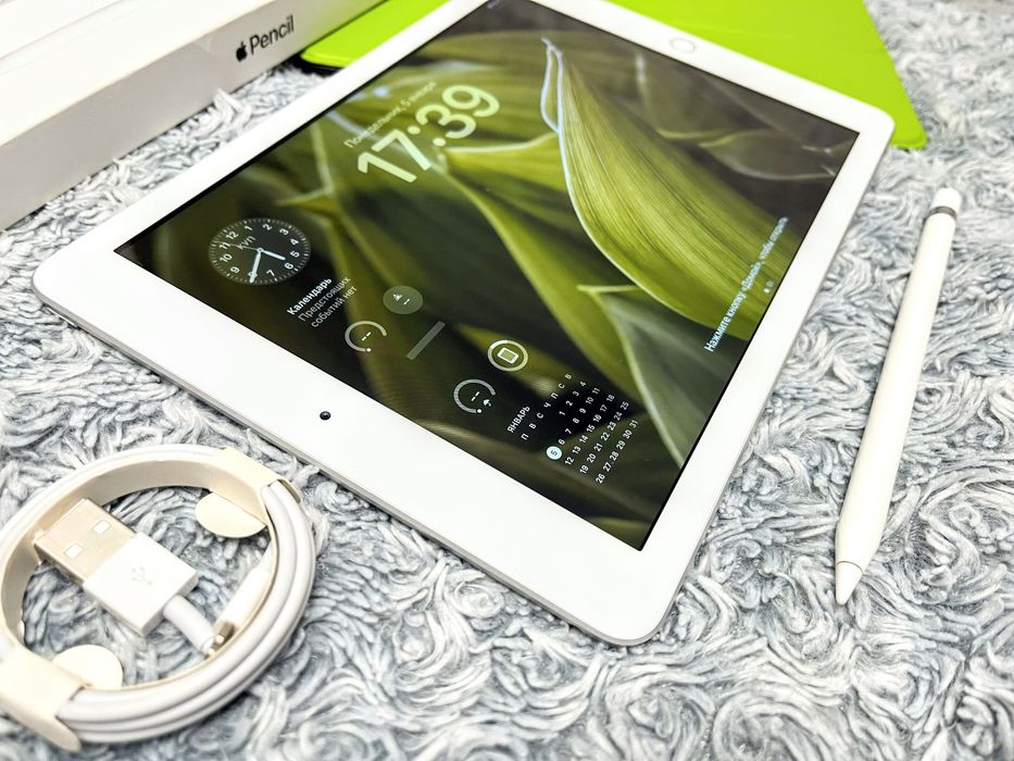 IPad 6 (128 gb) wi-fi, как новый + чехол! A1893