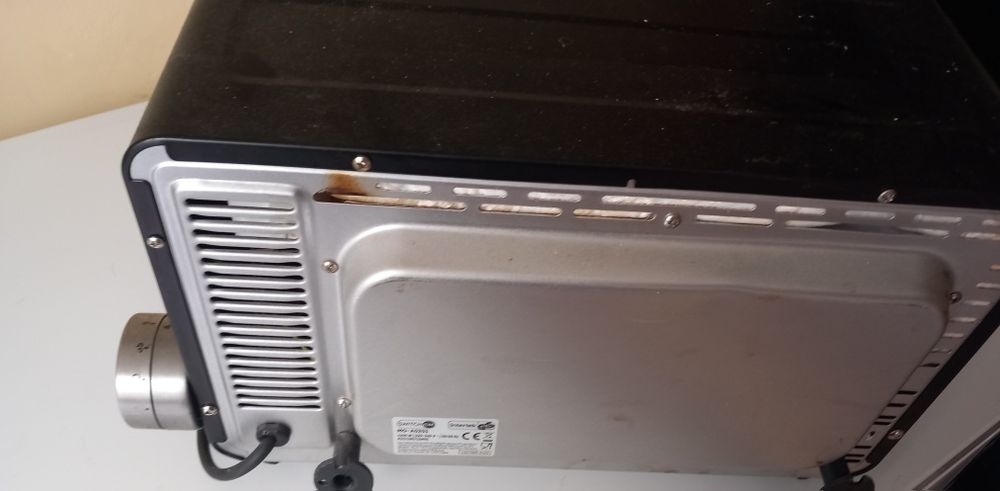 Mini piekarnik elektryczny