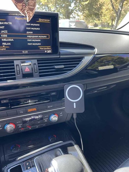 Держатель для Айфона в машину магнитный Максейв Беспроводная зарядка