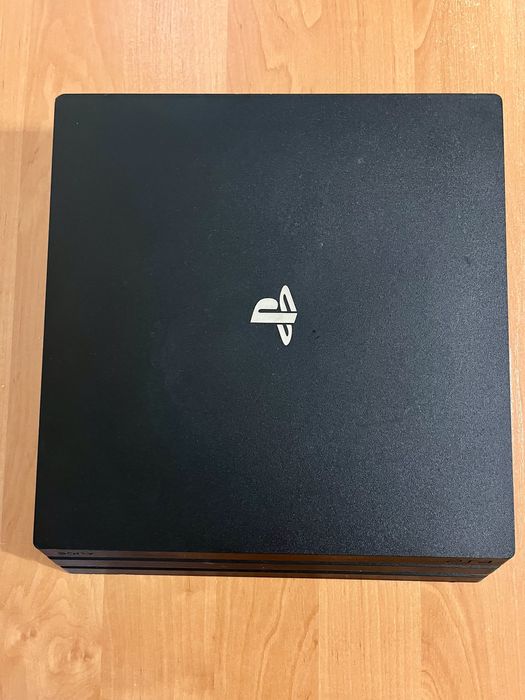 Sony PlayStation 4 Pro 1TB в гарному стані