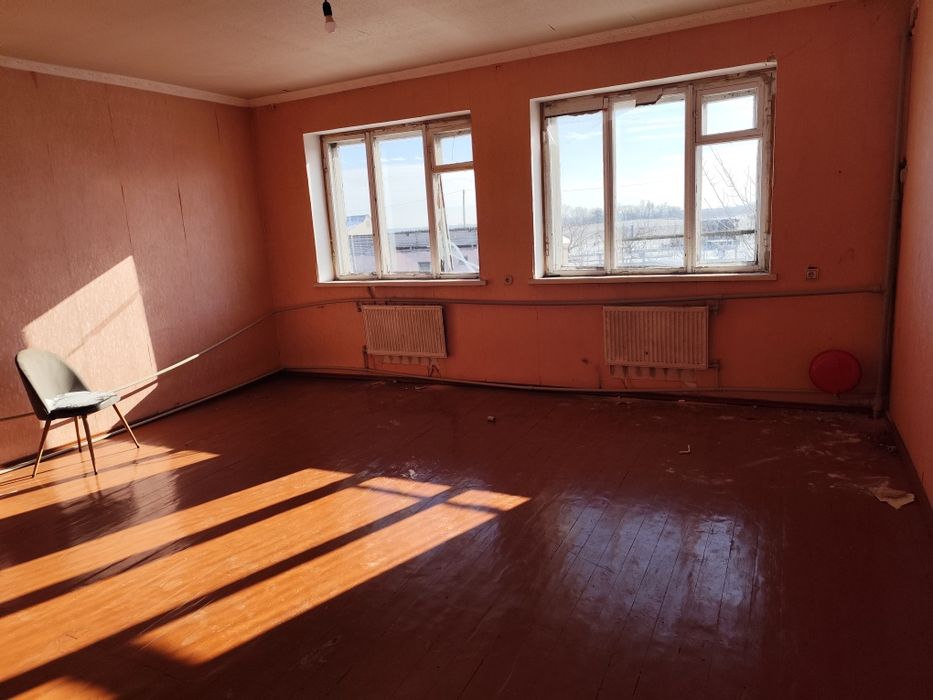 Продам Дім  місто. Білики  Полтавська обл.з гаражем під СТО.