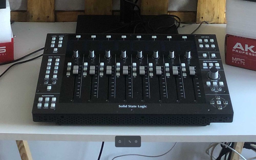 DAW Controler SSL UF8