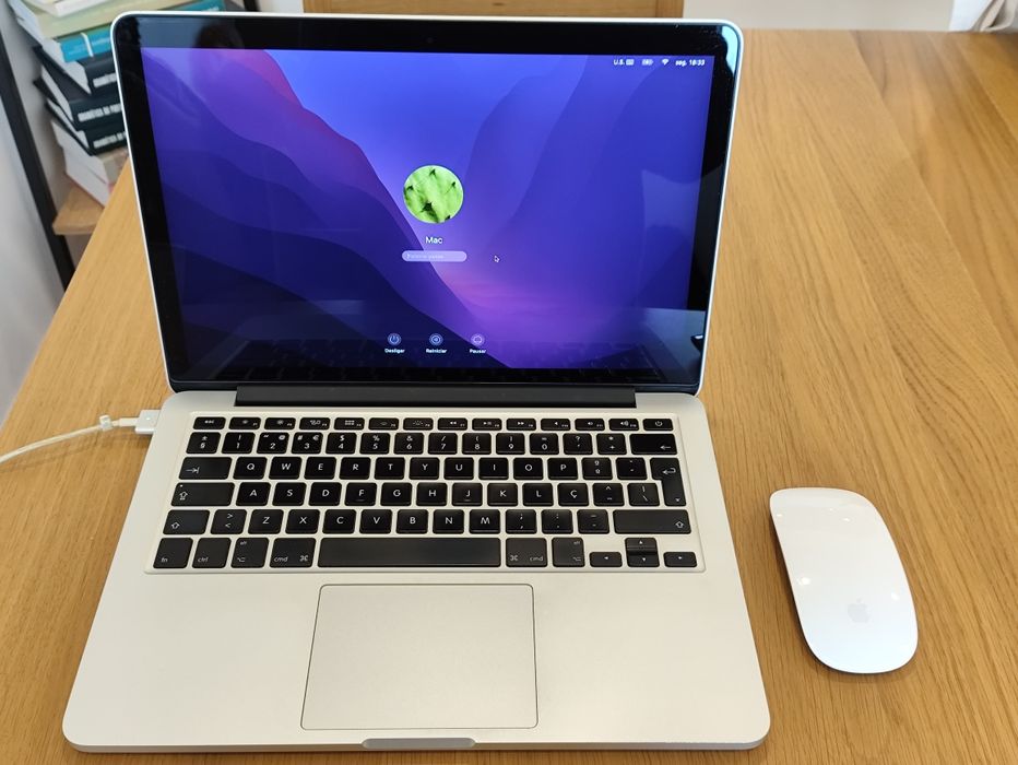 MacBook Pro 13” 2015 i5 8GB 128GB SSD + carregador original + Magic Mouse