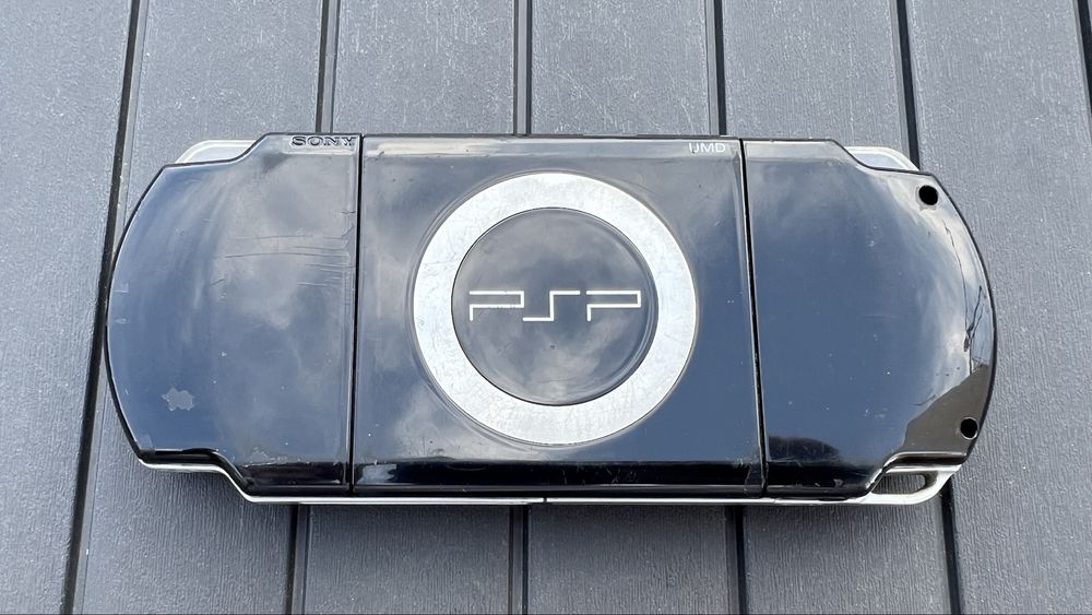 Sony PSP-2008 оригінальна, частково робоча