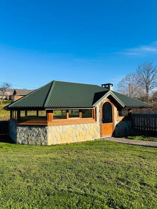 Продаж готельно-ресторанного комплексу у с.Росохач. (485 м.кв.,)РІЧКА