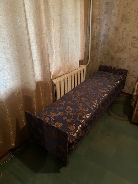 Продам меблі в доброму стані тахта шафа крісло