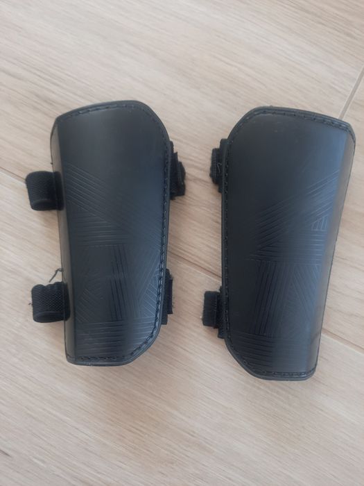 Nagolenniki/ ochraniacze na nogi 5-6 latXS do piłki nożnej dla dzieci