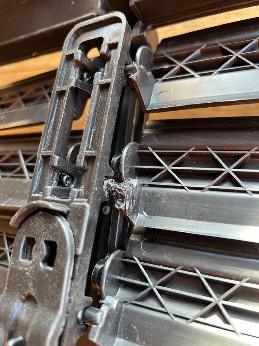 Активні жалюзі Ford explorer 2018