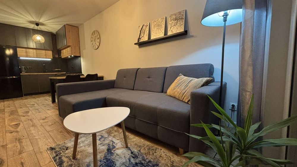 Nowe 2 pokojowe, garaż i klimatyzacja w centrum Redy