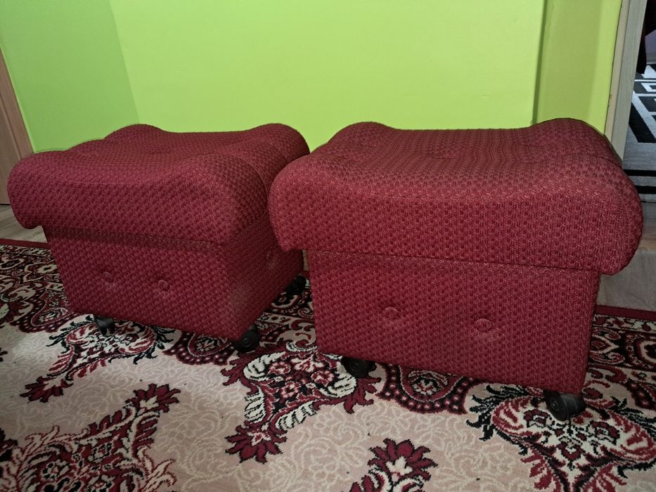 Pufy dwie sztuki na kółkach