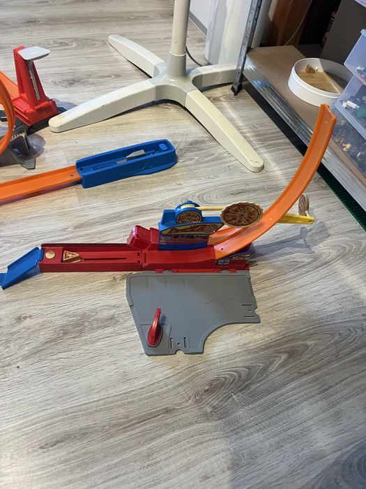 tory hotwheels mix