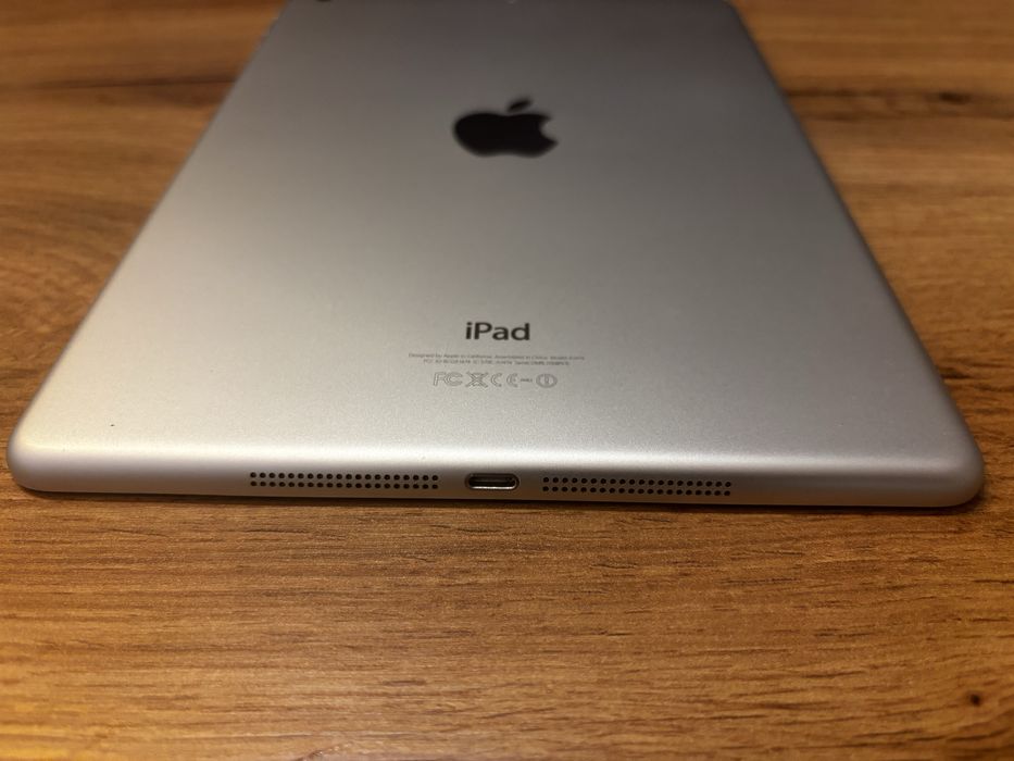 Apple iPad Air 32GB Wi-Fi (A1474) Srebrny - Stan BDB
