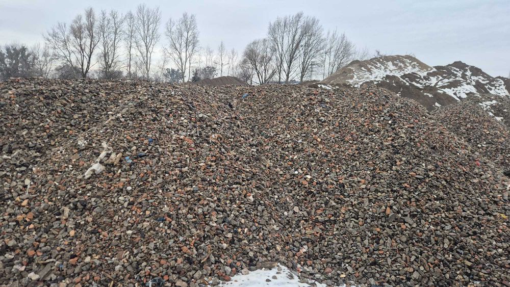 Gruz Tłuczeń Ceglano Betonowy na Podbudowy Droga Utwardzenie