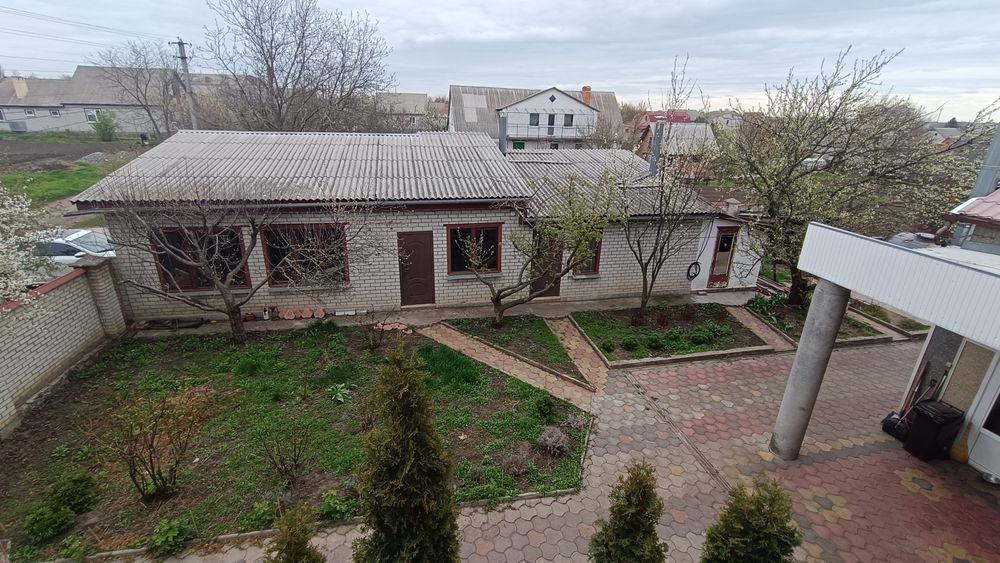 Продаж будинку з ремонтом та меблями з ділянкою 10 соток , м. Кам'янка
