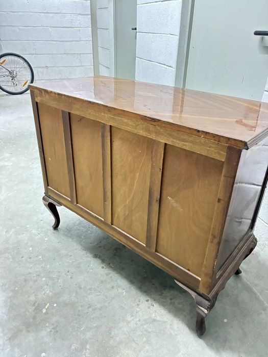 Cômoda antiga (4 gavetas)