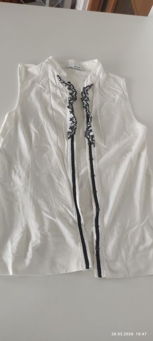 Biała Bluzeczka z czarną falbanką  reserved