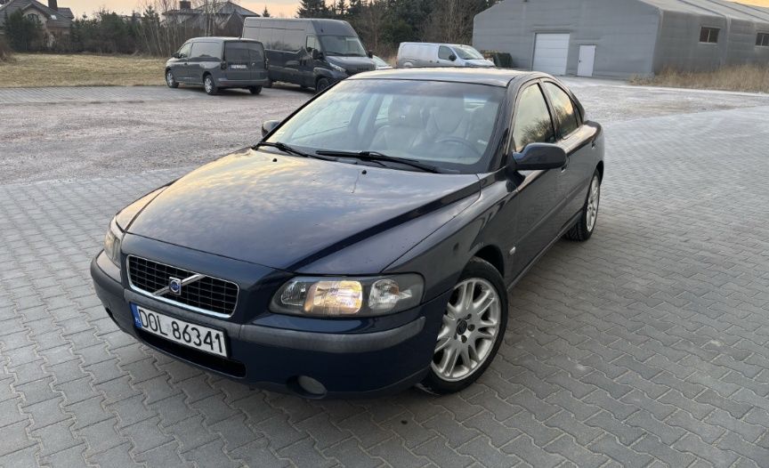 VOLVO S60   2.4дизель автомат для військових,  без  предоплати