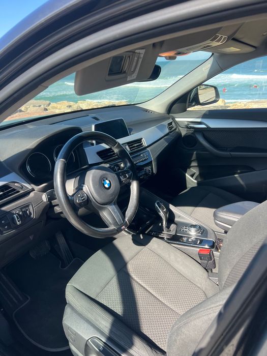 BMW X2 cinza escuro