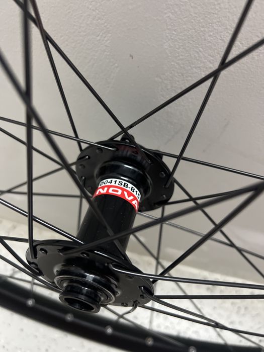 Komplet kół 29” BOOST MTB/XC/ENDURO DT Swiss Novatec Sapim