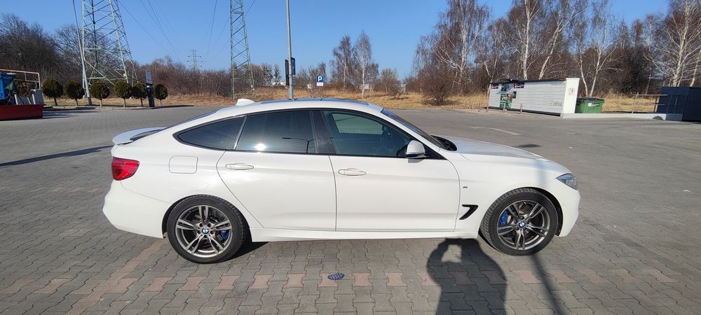 BMW 3GT Auto zadbane z małym przebiegiem.