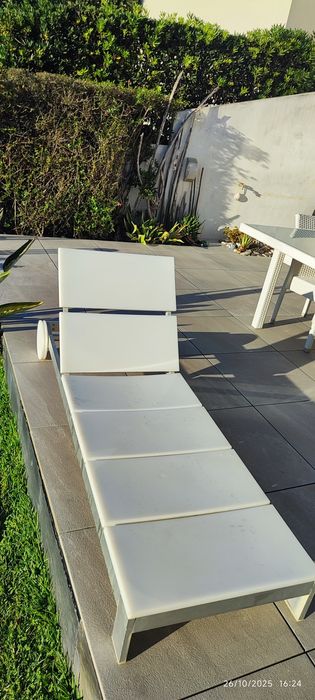 Espreguicadeira Na xemena usada