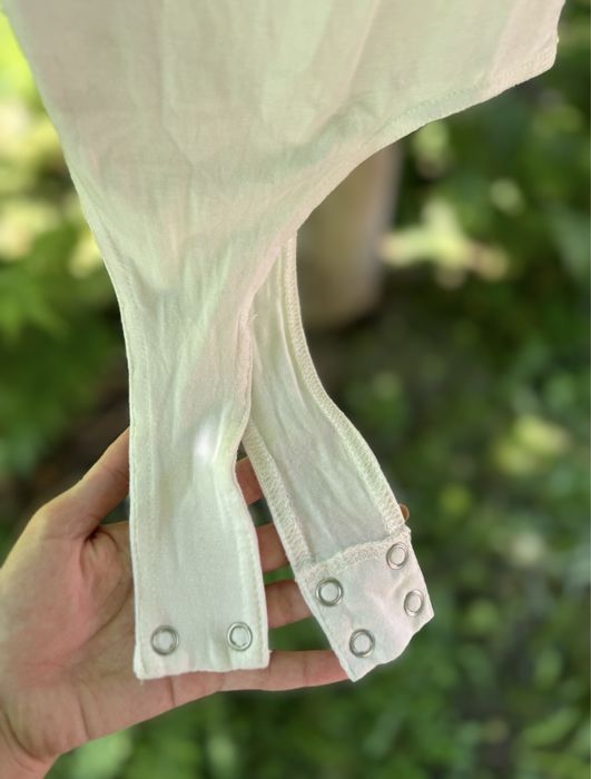 Шикарний стильний боді блуза з мереживом та стразами guess новий