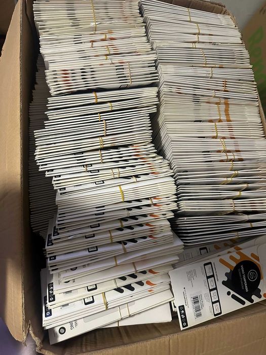 Lote 400 Capas + 150 Películas de boa qualidade *PARA DESPACHAR*