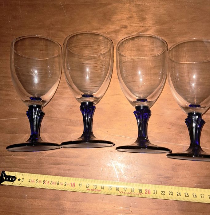 Conjunto de 4 copos pé azul