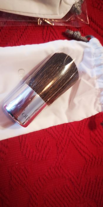 Vendo pincéis maquilhagem novos com bolsa