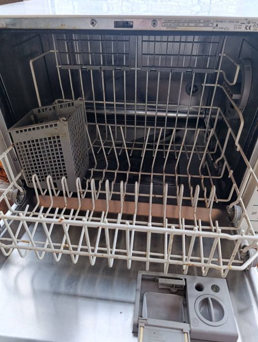 Посудомийка маленька