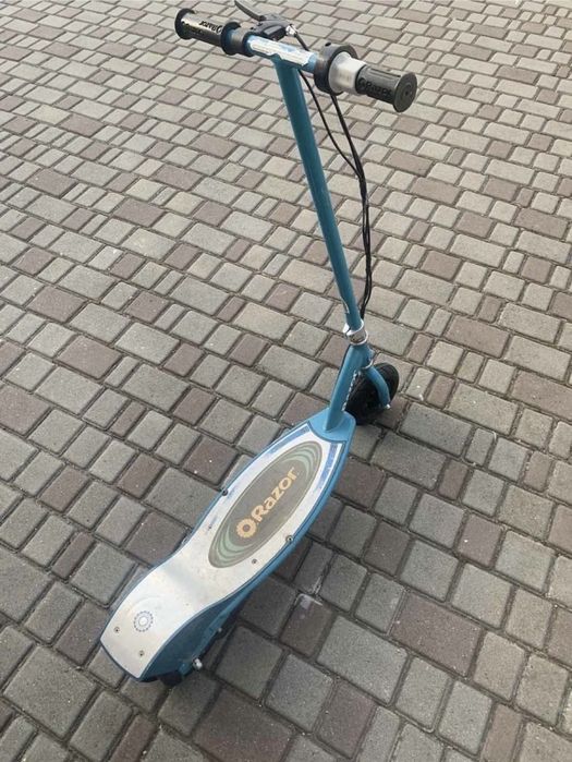 Електросамокат RAZOR E200