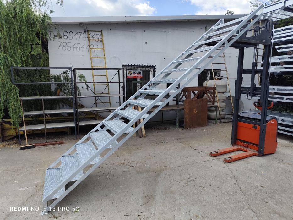 Schody metalowe wejście na 3m ocynkowane loft 15 stopni