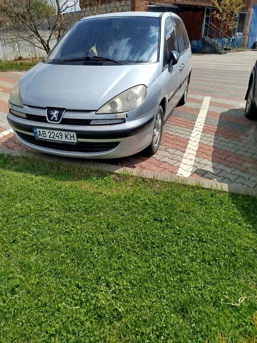 Пежо 807 мінівен