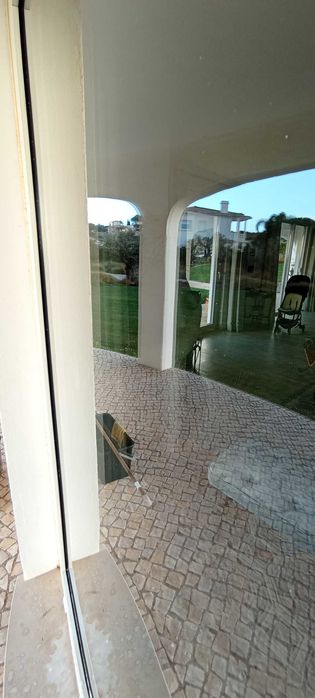 "Crystalclear Limpeza vidros e painéis solares"