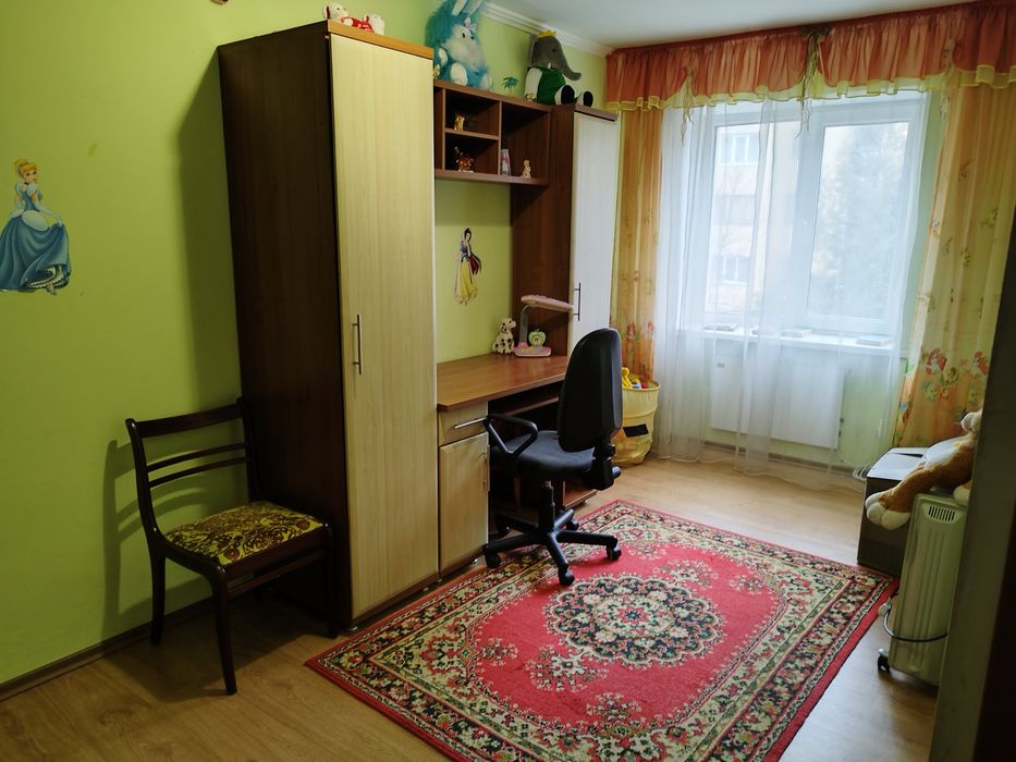 Здам 3 кімнатну квартиру поруч клініка Казявкіна.Моюна на довгий термі