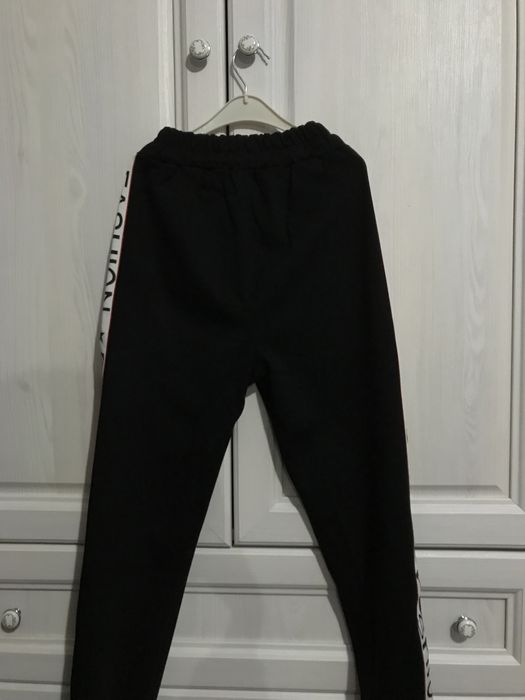 Жіночі спортивні штани