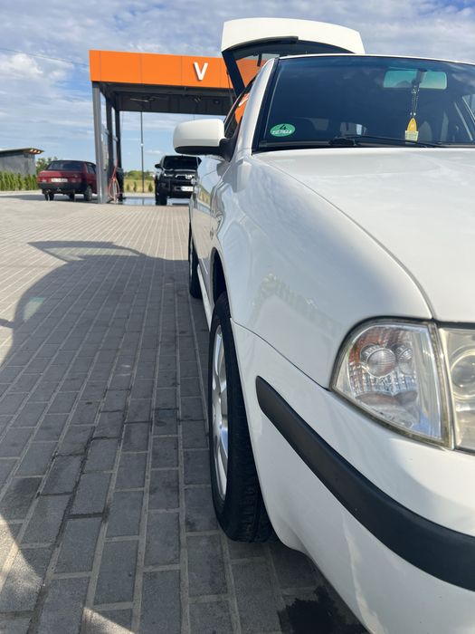 Шкода октавіа  тур.                                                  .