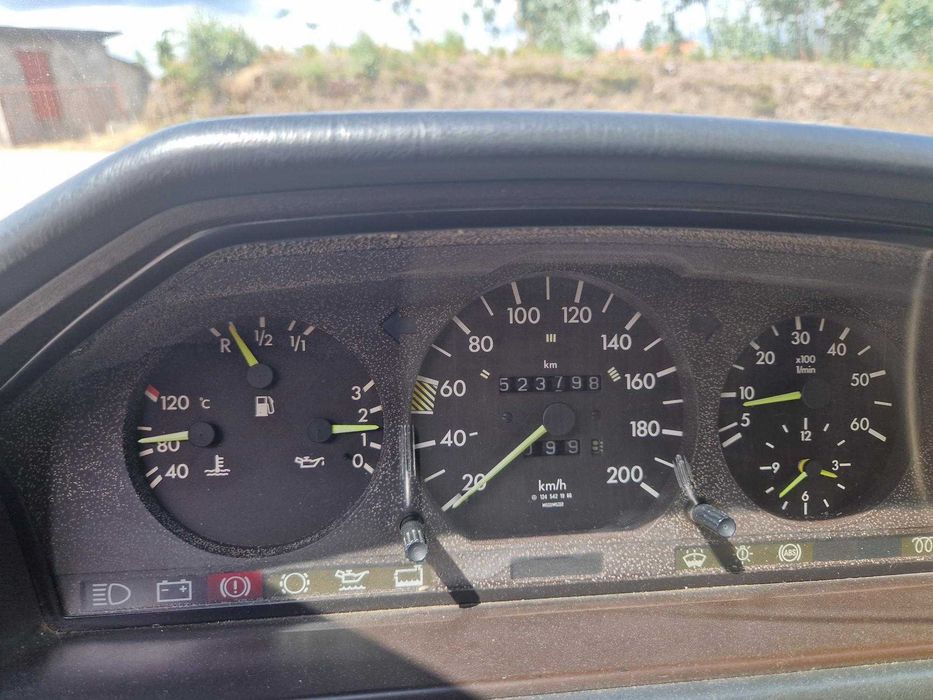 Mercedes W124 250D