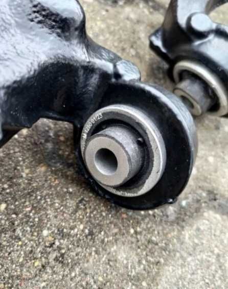 Komplet zwrotnic TYŁ L+P SAAB Opel Vectra Signum 9-3 II 93 nowe tuleje